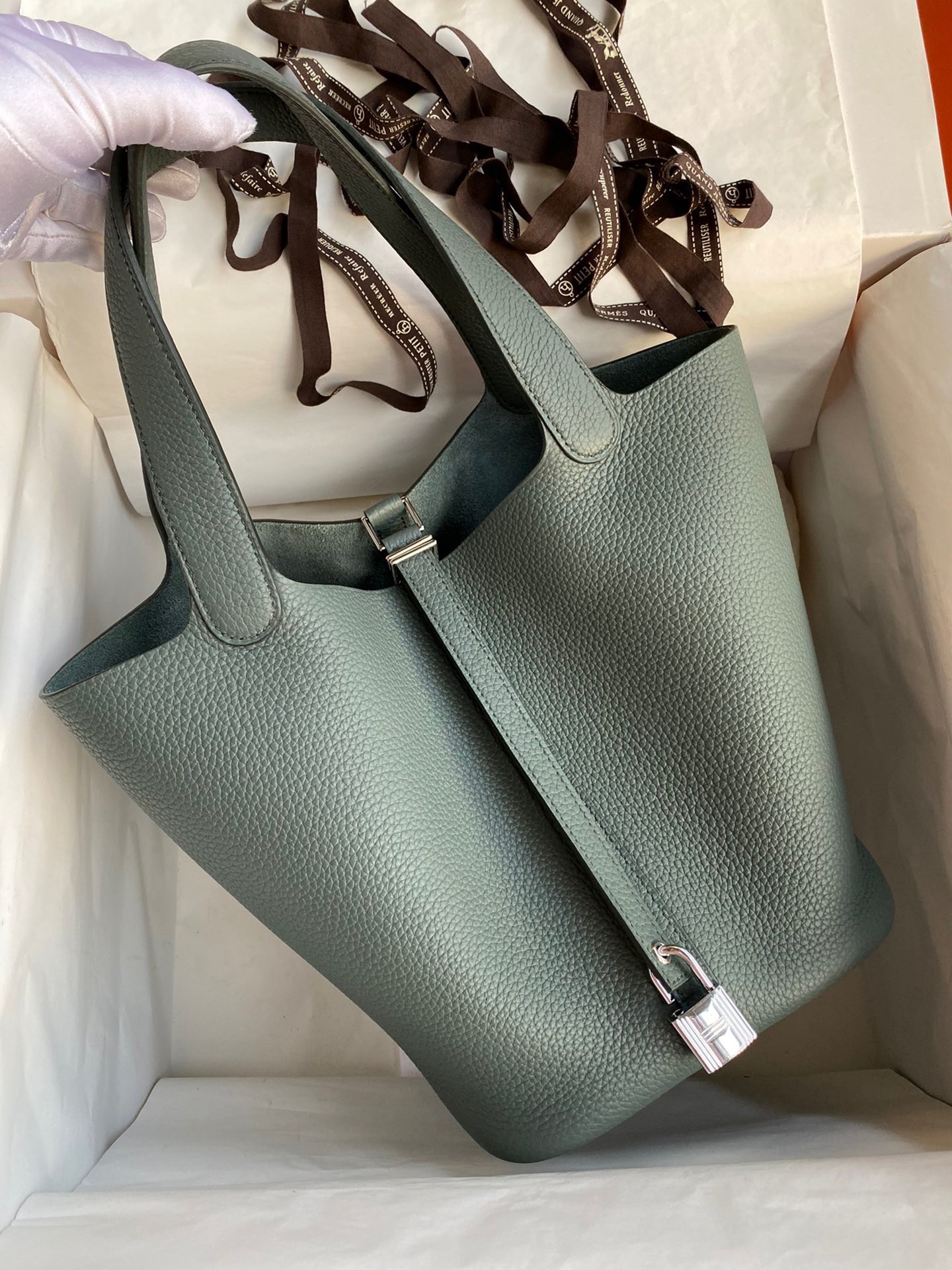 Replica Hermes Picotin Lock 22 Handmade Bag In Vert Amande Clemence Leather