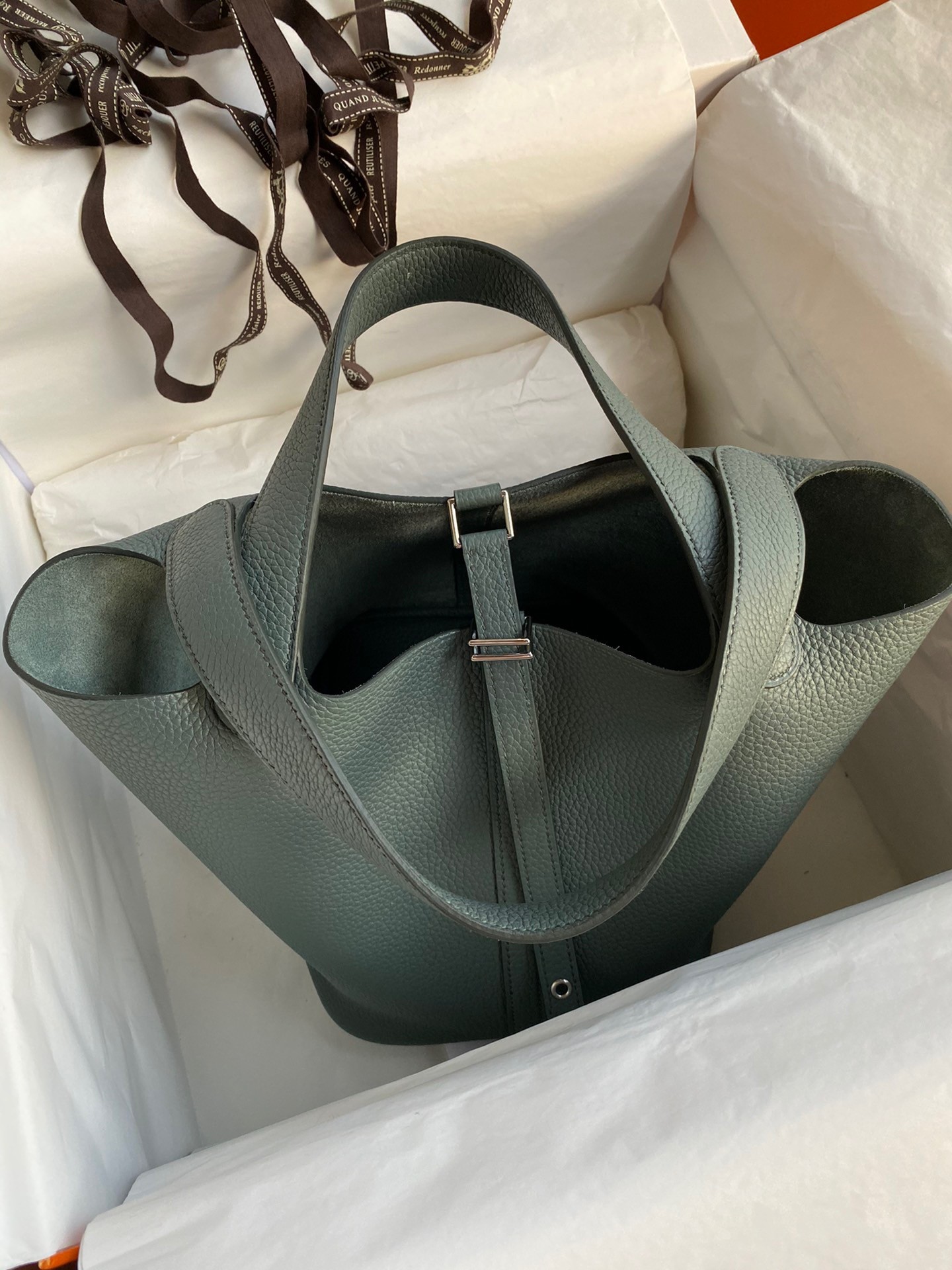 Replica Hermes Picotin Lock 22 Handmade Bag In Vert Amande Clemence Leather